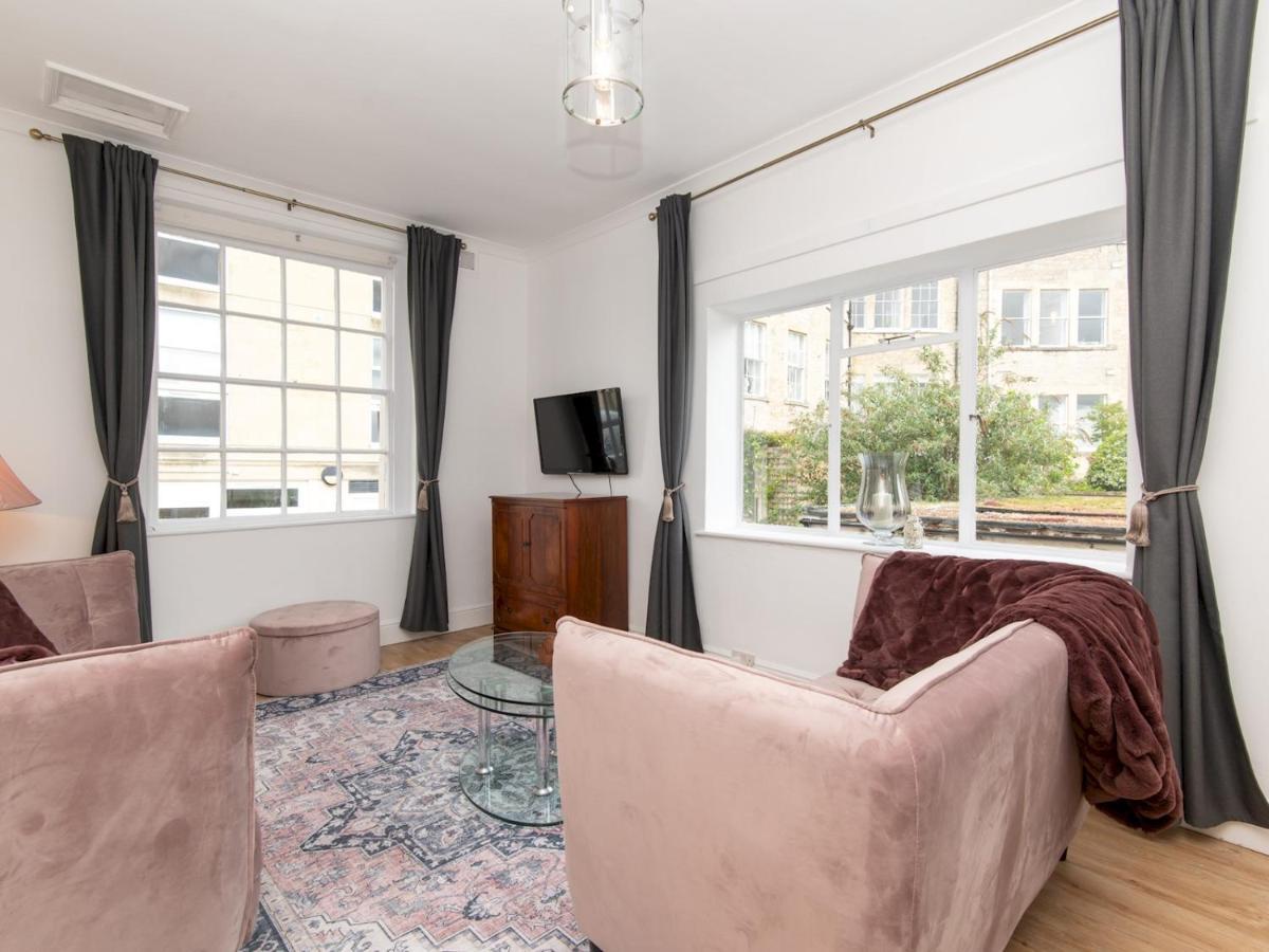 Pass The Keys Stylish 2 Bed Central Bath Apartment With Parking Buitenkant foto