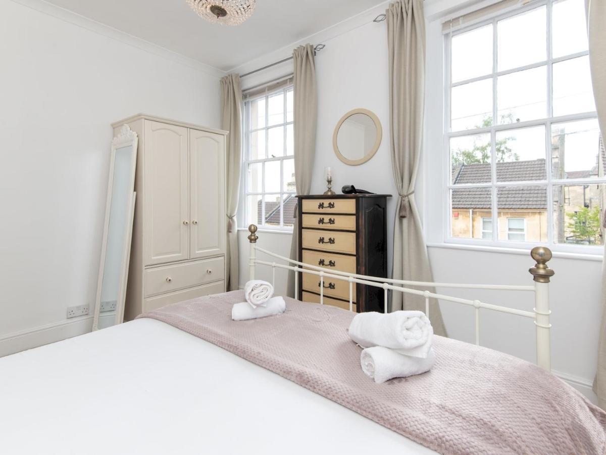 Pass The Keys Stylish 2 Bed Central Bath Apartment With Parking Buitenkant foto