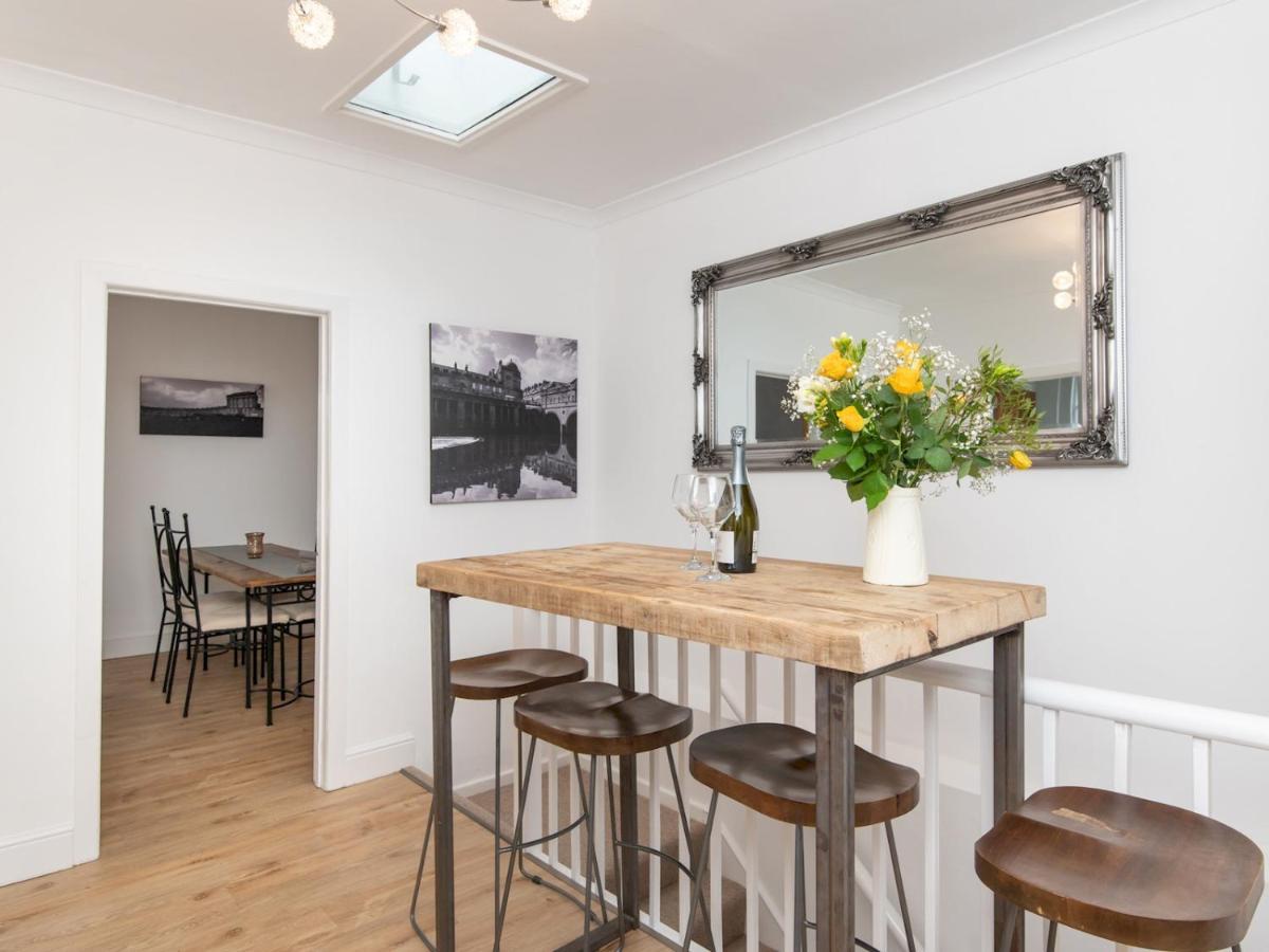 Pass The Keys Stylish 2 Bed Central Bath Apartment With Parking Buitenkant foto